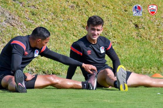 Olimpia trabaja sin los seleccionados hondureños de cara al amistoso ante Victoria en Estados Unidos.