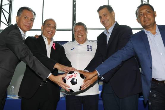 Javier dice que, tanto Fabián Coito como a Hernán “El Bolillo” Gómez no los define como un error para el fútbol hondureño, porque ambos dejaron sus aportes.