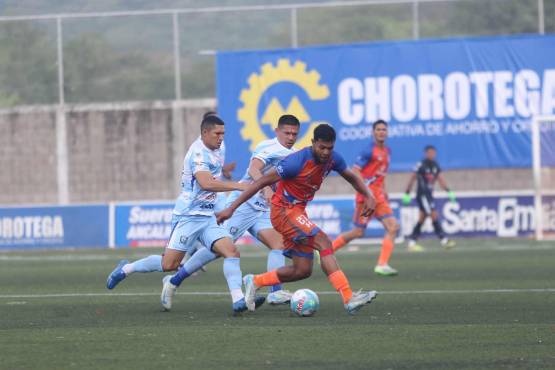 Los lobos de la UPNFM debutan con un polémico triunfo en el Apertura 2025 ante Génesis, que le invalidaron un gol lícito