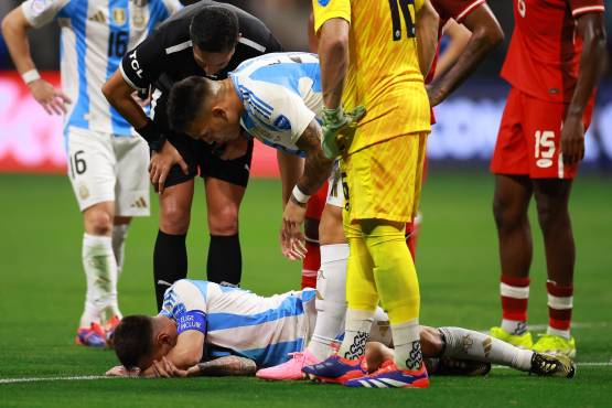 La horrible entrada a Messi en el Argentina-Canadá: ¡Directo al tobillo y casi lo mandan al hospital!