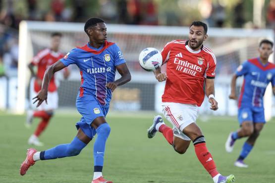 Julián Martínez disputó los 90 minutos ante el Benfica en la primera división de la liga de Portugal.