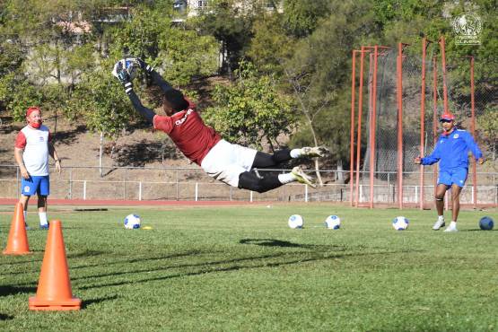 Alex Guity vuela en los entrenamientos de Olimpia, espera ser el segundo de Menjívar. Foto cortesía CD Olimpia
