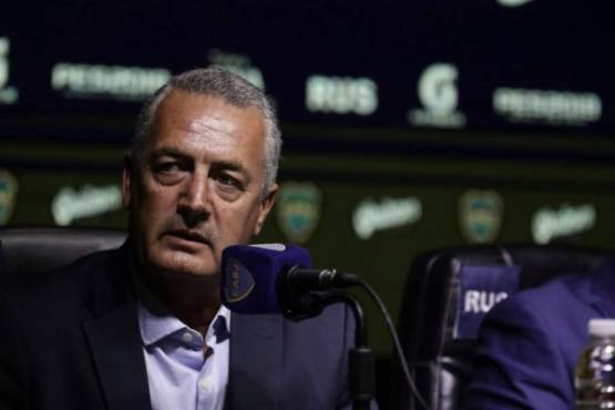 The new coach of Argentinian football team Boca Juniors, Gustavo Alfaro speaks during his presentation in a press conference, at La Bombonera stadium in Buenos Aires on January 2, 2019. - Alfaro replaces Guillermo Barros Schelotto. (Photo by ALEJANDRO PAGNI / AFP)