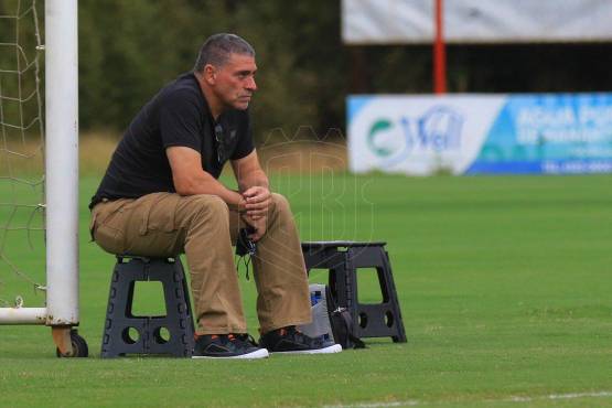 Luis Fernando Suárez presenció los juegos amistosos Sub-20 de Costa Rica ante Honduras.