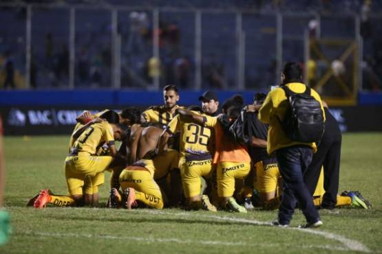 DT RamÃ³n Maradiaga PRIMI PRIMITIVO Motagua vs Real EspaÃ±a en partido ,de la liga nacional torneo clausura 2017.