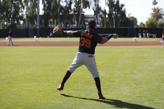 Thairo Estrada es el jugador con el que Dubón peleará por un puesto en Gigantes.