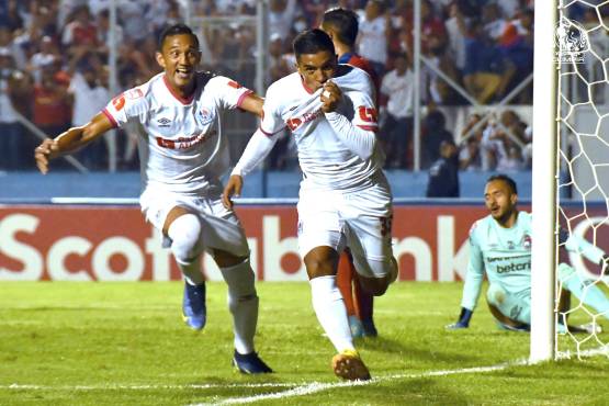 Michaell Chirinos lleva dos goles en dos goles con el Olimpia. Es vital para Troglio.