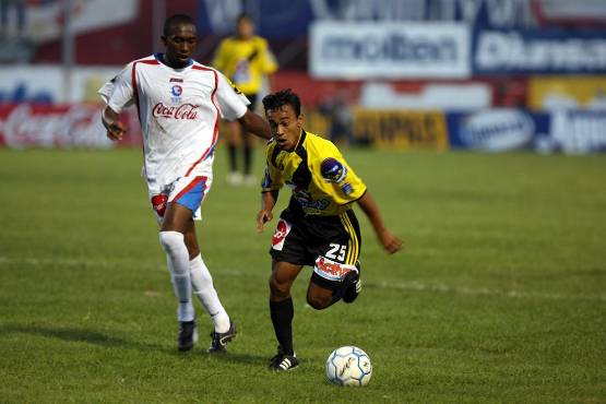 Javier Portillo en sus inicios en Liga Nacional. Primero jugó con el Valencia un año y luego pasó al Hispano, ambos clubes, desaparecidos.