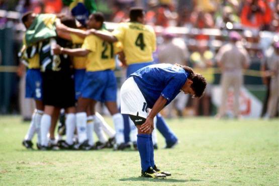 El italiano Roberto Baggio falló el penal definitivo en la Copa del Mundo de 1994. En ese entonces era el actual Balón de Oro.