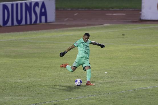 Desde la llegada de Manolo, Torres fue alternando su puesto con Luis Ortíz.