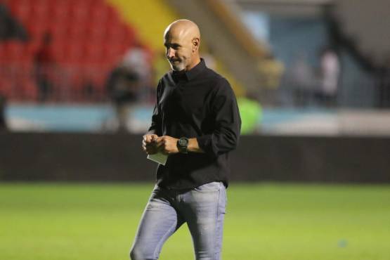 Así salió Eduardo Espinel del Chelato Uclés luego de perder por la mínima ante el archirrival, Olimpia. (FOTO: David Romero)