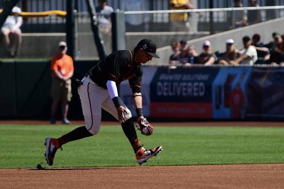 Dubón tendrá hasta el 5 de abril, cierre de pretemporada, para convencer a Kapler y así entrar en el roster de Grandes Ligas.