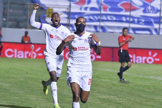 Jerry Bengtson en una de sus tantas celebraciones en la Liga Nacional, a esta se suma otro de los goleadores del fútbol hondureño, el colombiano Yustin Arboleda, quien suma 93 goles entre Marathón y Olimpia.