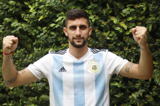 Lucas Campana durante la entrevista para DIEZ. Foto: Franklyn Múñoz.