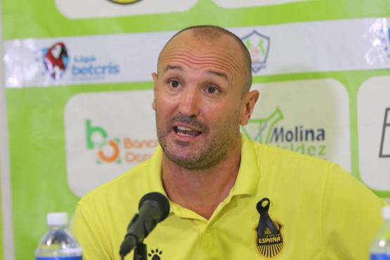 Los resultados no están acompañando al Palomo Rodríguez, que tiene quizá los partidos contados en el club aurinegro.