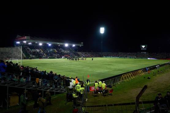 El Estadio Príncipe Felipe de la ciudad de Cáceres recibirá al Real Madrid acompañado de siete mil espectadores.
