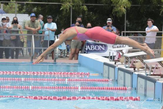 Julimar en el Campeonato Nacional de Piscina Corta Delfines Sampedranos donde nuevamente volvió a mostrarse sobresaliente.