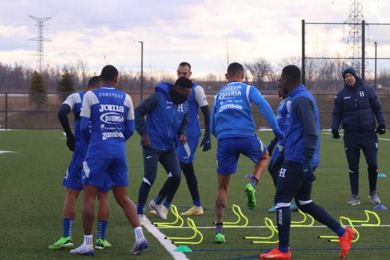 Diego Vázquez es contundente previo al duelo ante Canadá, el sustituto de Elis, permiso de Maldonado y su renovación