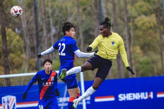 Rubilio Castillo ya realiza futbol con el Nantong Zhiyun FC.