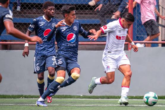 Olimpia superó a Motagua, que se quedó en el último lugar con siete puntos.