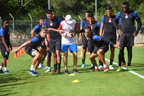 Pedro Troglio adelanta el posible 11 para el clásico ante Motagua, confirma tres bajas por lesión y habla sobre el favorito