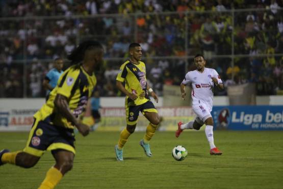 Alejandro Reyes ha sido pieza fundamental con el Génesis en la presente campaña. Foto Diez: Andro Rodríguez