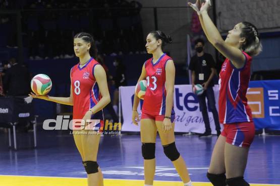 Jugadoras de Costa Rica realizando sus calentamientos. Fotos: Alex Pérez.