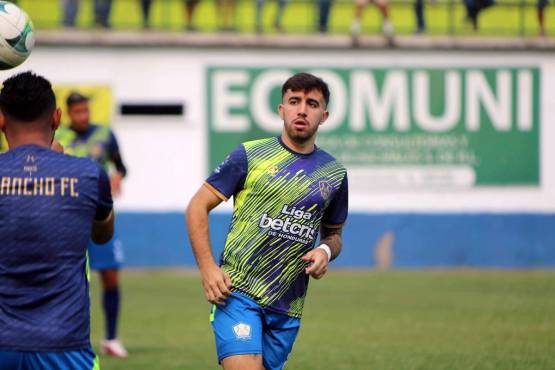 Auzmendi marcó 23 goles en 35 partidos con el Olancho FC en una temporada.