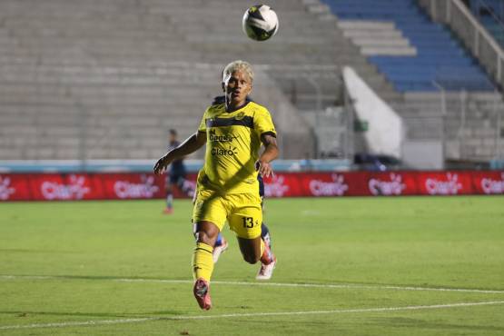 Motagua derrota al Real España con golazo del Zapatilla Mejía, pero deja abierta la serie de semifinales