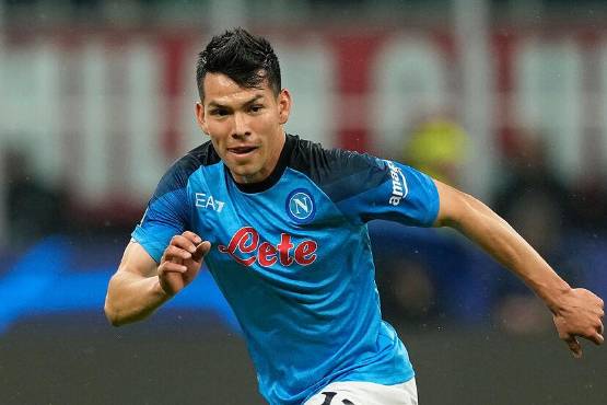 Chucky Lozano jugó cuatro temporadas con el Napoli y logró ganar Liga y Copa.