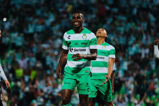 Santos Laguna del Choco Lozano pone en aprietos a histórico equipo de Brasil y sería fuertemente castigado