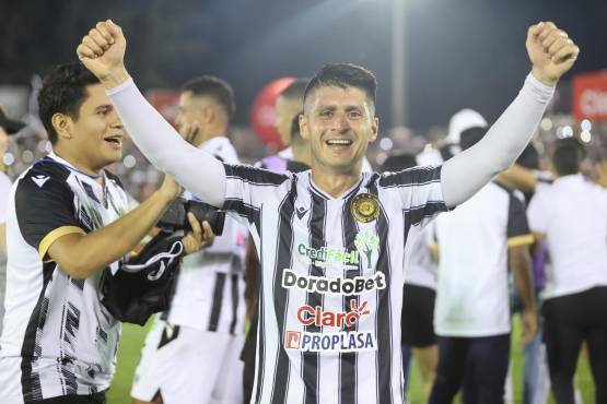 Matías Galvaliz ya suma dos títulos de liga en Nicaragua con el Diriangén.