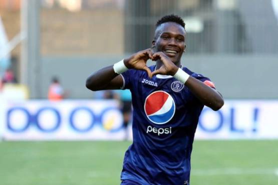 Rubilio Castillo celebra un gol en el partido Motagua vs Social Sol Jornada # 9 torneo clausura 2017