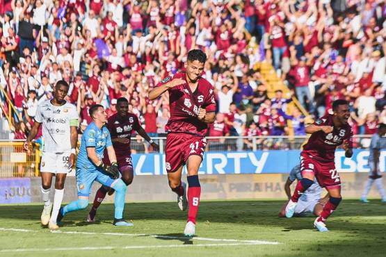 Saprissa dejó en el camino al Herediano de Jeaustin Campos.