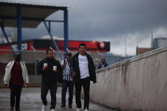 La tranquilidad con la que llegó al estadio Orlando López, DT del UPNFM.