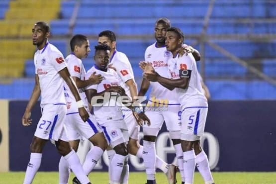 Olimpia sorprende al Comunicaciones con dos goles tempraneros en el Olímpico.