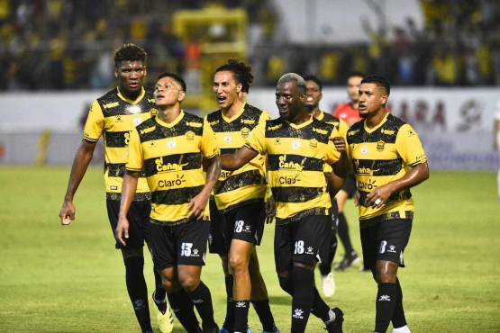 Real España derrotó al Olimpia y agudizó la crisis del Olimpia.