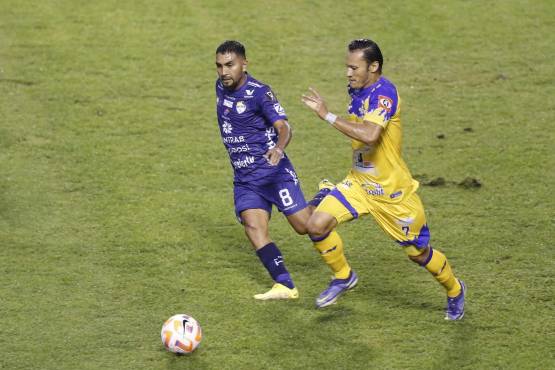 La cancha del Estadio Olímpico mostró mejoría y soportó con normalidad el partido. FOTOS: Neptalí Romero