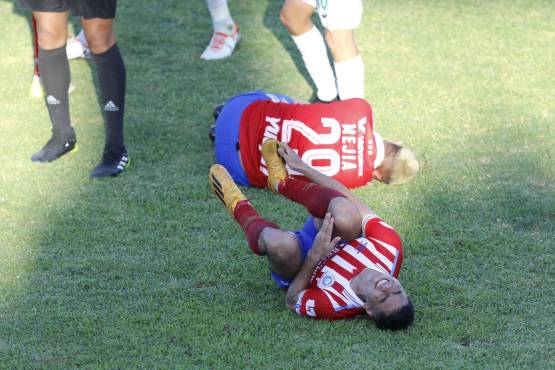 André Orellana barrió a German Mejía y Carlos Pineda en el duelo Marathón-Olimpia.