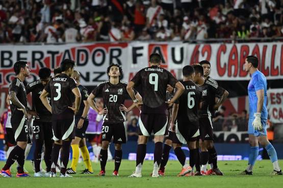 El Monumental ardió en contra de la Selección Mexicana y River Plate derrotó así al equipo del Vasco Aguirre