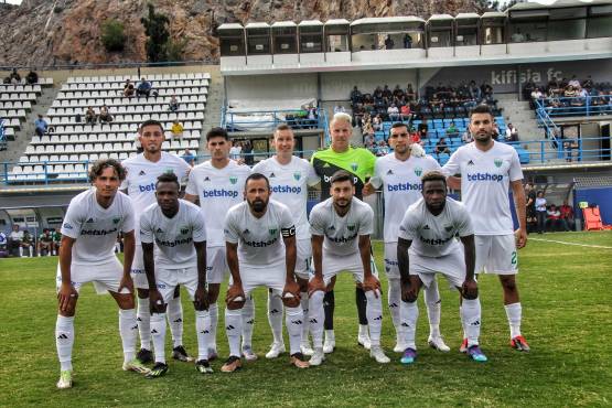 Alfredo Mejía contabiliza más de 150 partidos en el fútbol de Grecia entre primera y segunda división.