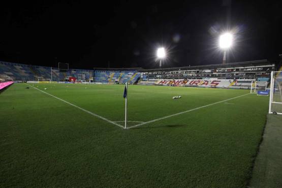 Hermoso luce el estadio Nacional Chelato Uclés.
