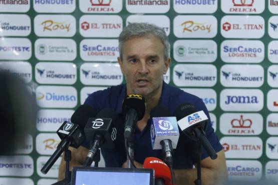 Pablo Lavallén no quiso ahondar en el tema de los futbolistas indisciplinados, pero dejó claro: Tenemos que contar con todos los que estén dispuestos a entregar todo por el equipo.