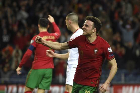 Diogo Jota marcó el 2-0 de Portugal ante Turquía en el repechaje rumbo al Mundial de Qatar 2022.