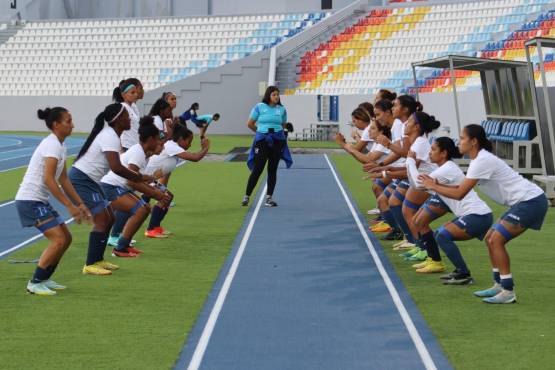 Entrenamiento de Honduras previo al duelo por la jornada cuatro ante El Salvador. FOTO: Fenafuth