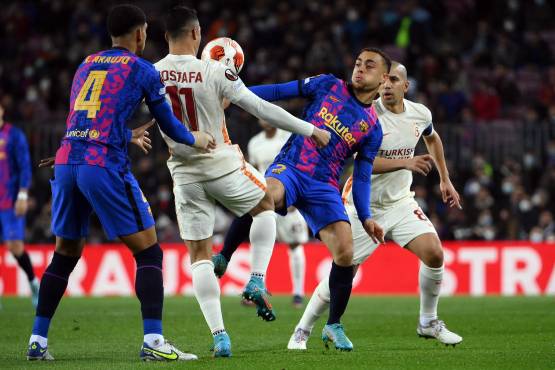 El Barcelona no encontró el gol en el primer tiempo ante el equipo turco.