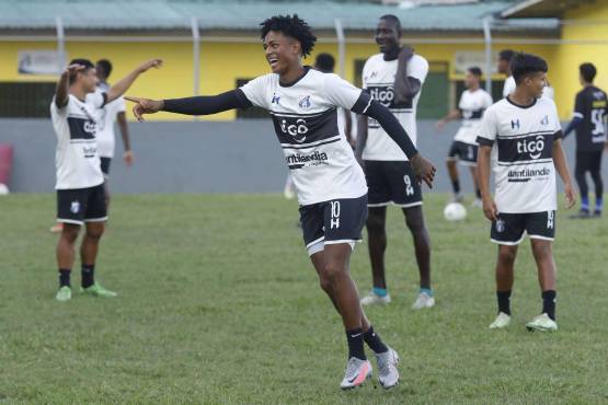 Cristian Sacaza se convirtió en figura y capitán del Honduras Progreso.