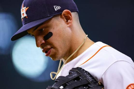 Mauricio Dubón está muy cerca de inmortalizarse en el béisbol de las Grandes Ligas.