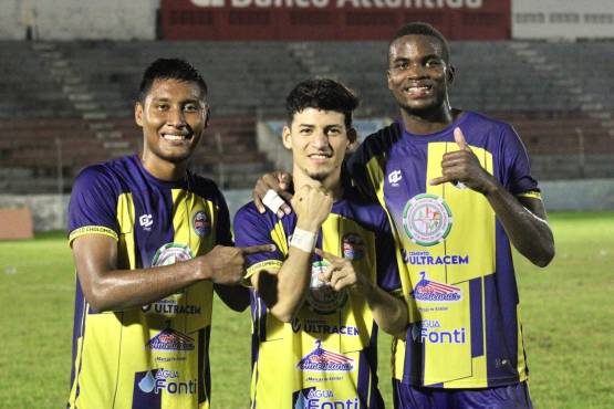 Choloma dio la gran sorpresa en el primer pulso contra Vida.