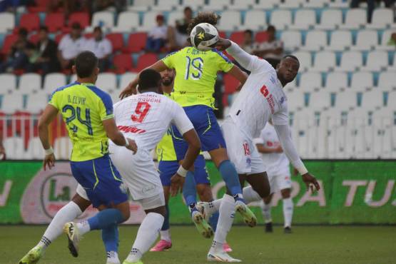 Olimpia, con un partido muy gris, derrota a un Olancho FC que lo metió en aprietos; se sube al liderato